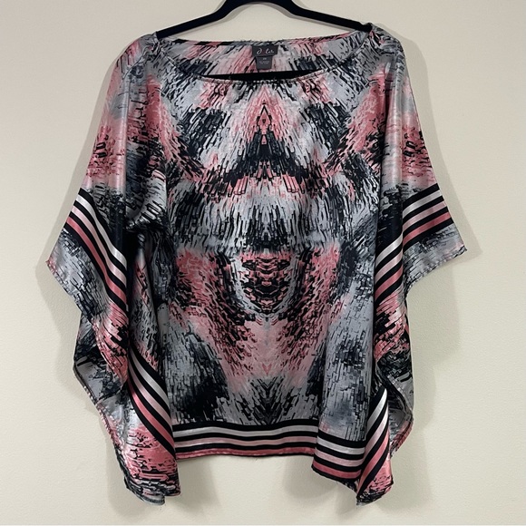 Y2K Silky Abstract Poncho - Picture 5 of 12